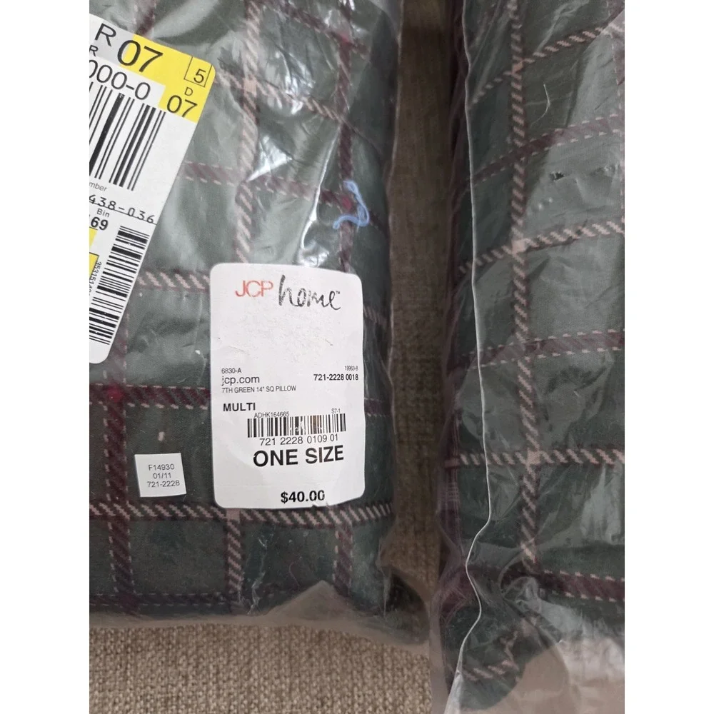 Pair Of Golf‎ Throw Pillows Two Burgundy Plaid Hunter Green